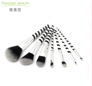 化妝的時候需要哪些工具？