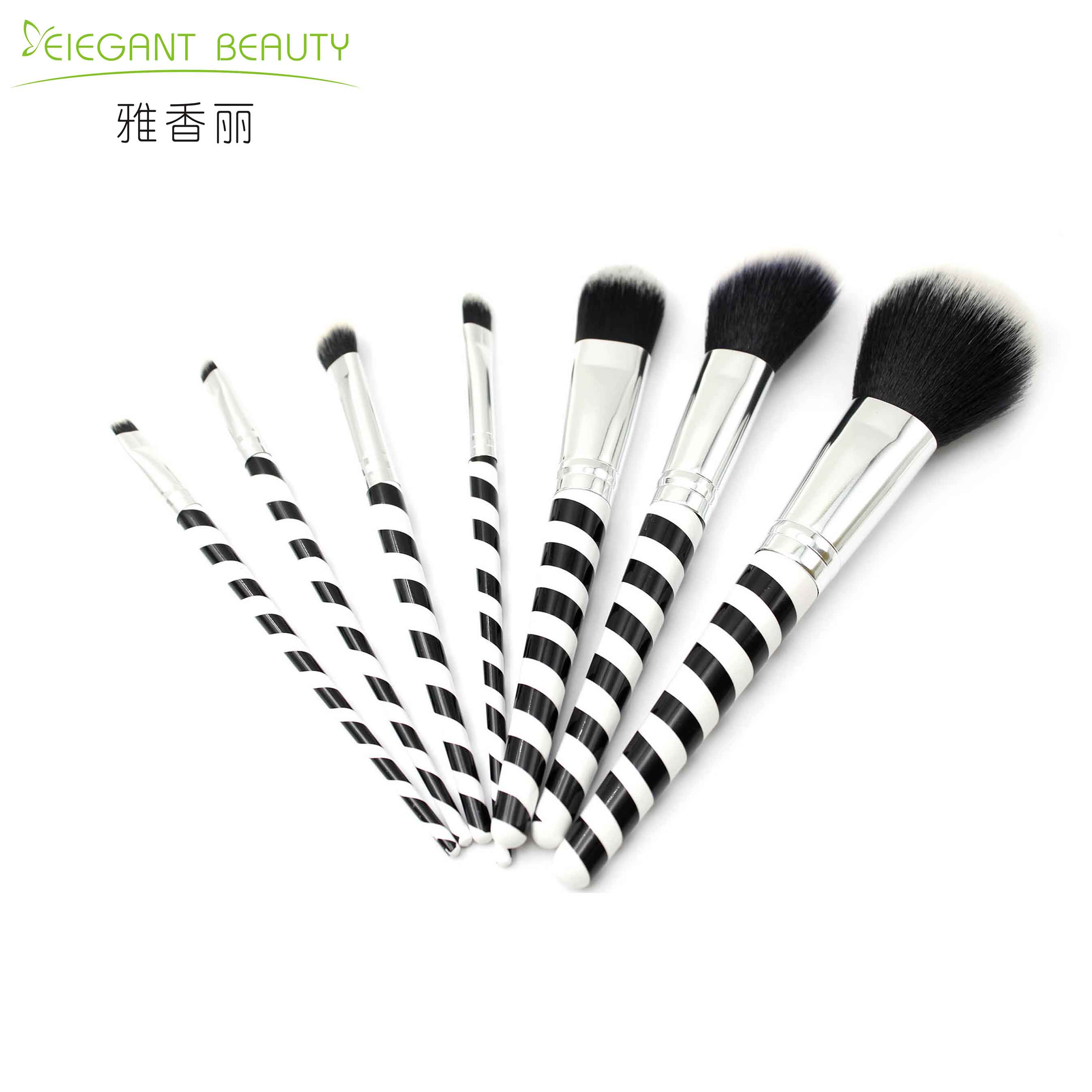 清理化妝刷上彩妝殘留的正確方法，你知道嗎？