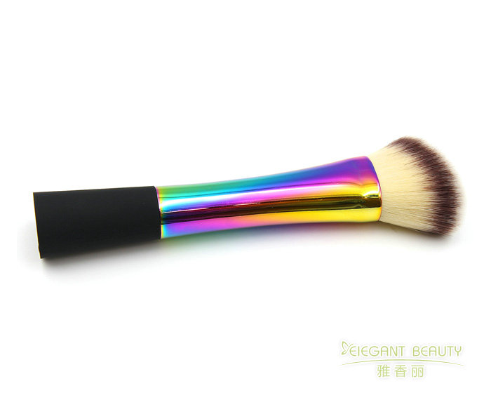 匠心獨運(yùn)，這款化妝刷套裝讓美妝更精致